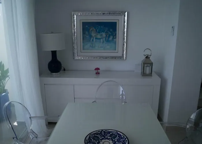 Beach-front Bahia Dorada Vakantiehuis Estepona