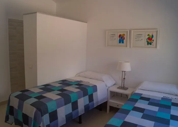 Beach-front Bahia Dorada Tatil Evi Estepona