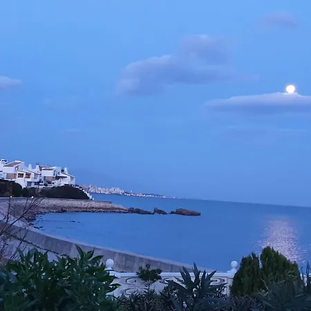 Beach-front Bahia Dorada 別荘